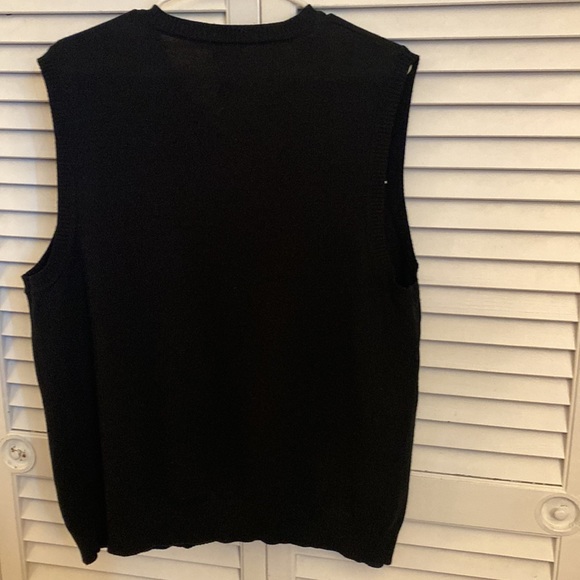 Club Room Men’s V - Neck Sweater Vest - Picture 3 of 4